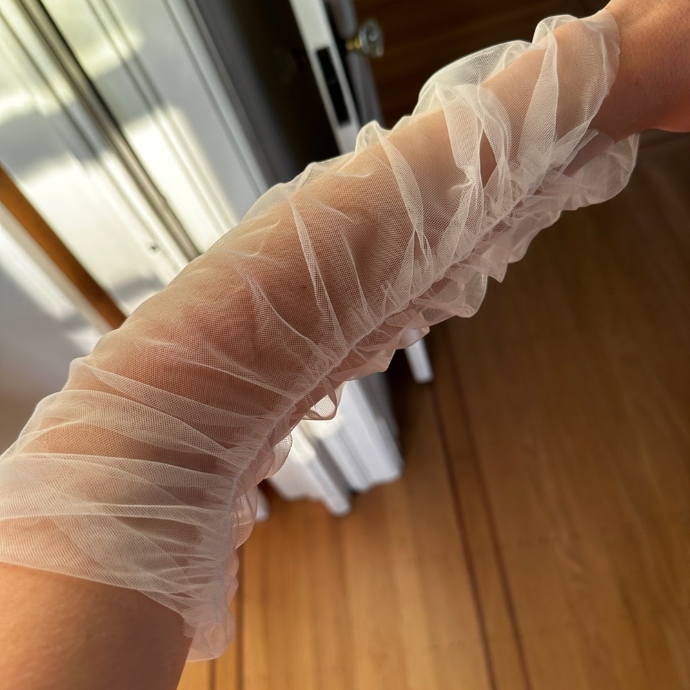 Sheer Ruffled Arm Sleeve - White